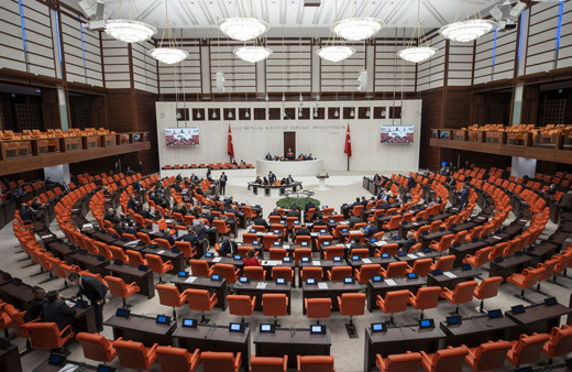 İBB Meclisinde yolsuzluk iddialarına ilişkin komisyon kurulması teklifi reddedildi