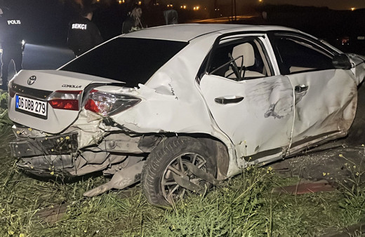 Diyarbakır'da otomobil şarampole devrildi: 1 kişi ölü 3 yaralı