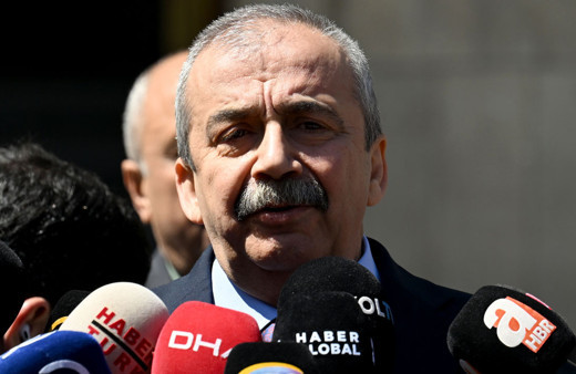 Sırrı Süreyya Önder'in kalbi bir duruyor bir kendine geliyor Prof. Dr. Bilal Boztosun anlattı