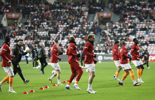 Ligde sadece Beşiktaş'a yenildi! Galatasaray'da 2 futbolcu forma giyemeyecek