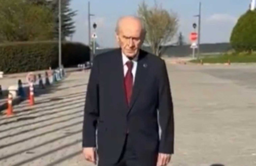 MHP'den Bahçeli paylaşımı: Hele durma yürü sen...