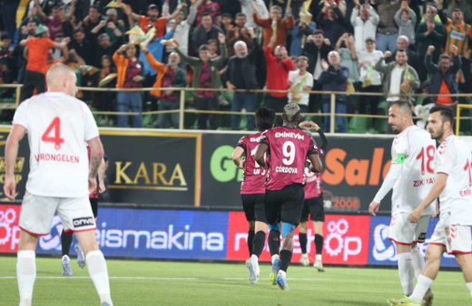 Alanyaspor'dan kritik 3 puan!