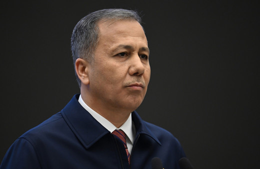 Bakan Yerlikaya'dan 23 Nisan mesajı: Çocuklarımızın umutlarını büyütmeye devam edeceğiz