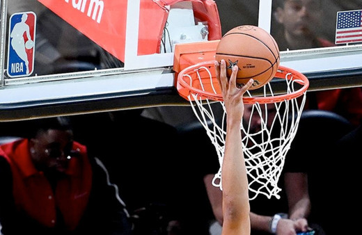 Luca Doncic sahne aldı Lakers seriyi 1-1'e getirdi