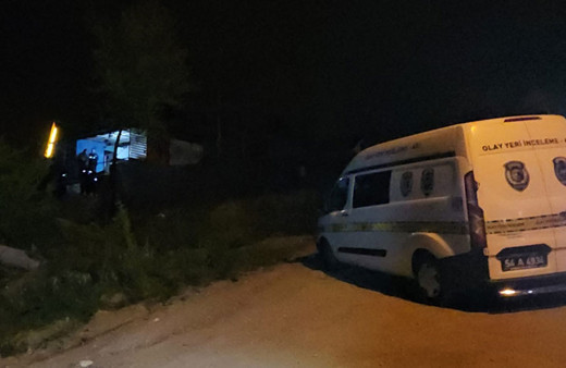 Sapanca'da prefabrik evin balkonunda cinayet