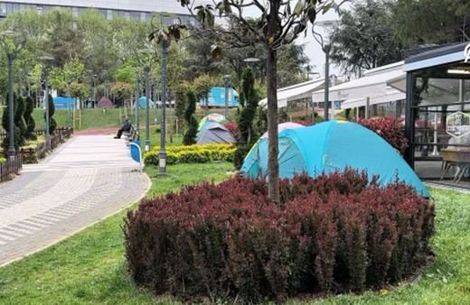 İstanbul'da deprem endişesi! Vatandaşlar parklarda kalıyor