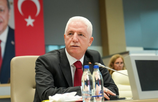 İstanbul Valisi Gül, Hüseyin Goncagül'ü tedavi gördüğü hastanede ziyaret etti