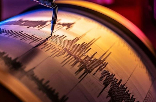 Ege Denizi'nde 4 büyüklüğünde deprem oldu! AFAD son depremi duyurdu