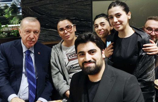 Cumhurbaşkanı Erdoğan’dan gençlere sürpriz ziyaret