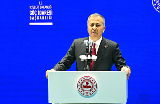 Göçmen kaçakçılığına büyük darbe! İçişleri Bakanı Ali Yerlikaya ayrıntıları aktardı