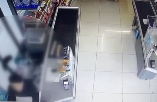 Muğla'da markette şoke eden olay! Erkek çalışan kasadaki kadın çalışanı...