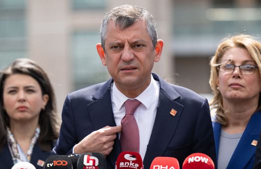 Özgür Özel: Bu saldırıyı siyaset kurumuna yapılmış bir saldırı olarak görüyorum