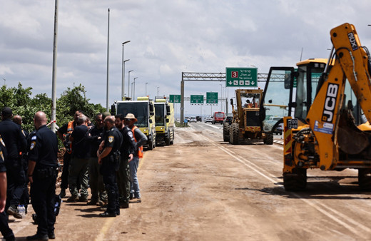 Yemen'deki Husiler, İsrail'de Ben Gurion Havalimanı'nı vurdu