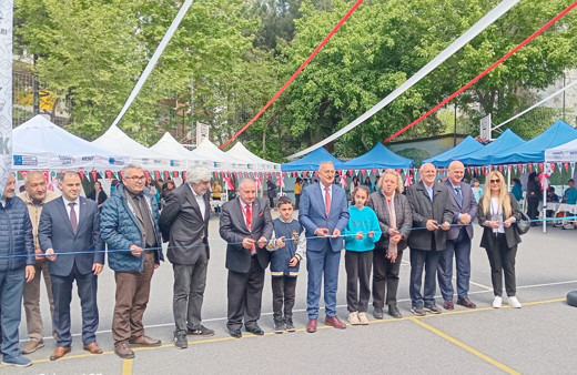 Kadıköy'deki Hakkı Değer Ortaokulu'nda bilim şöleni büyük ilgi gördü