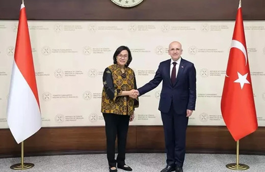 Bakan Şimşek Endonezya Maliye Bakanı ile görüştü