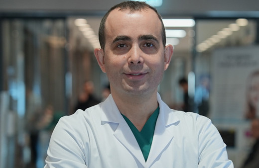 Gözlüksüz yaşam mümkün! Akıllı mercek ameliyatı ile gözlüklerinize elveda deyin