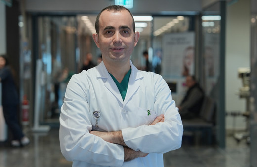 Gözlüksüz yaşam mümkün! Akıllı mercek ameliyatı ile gözlüklerinize elveda deyin