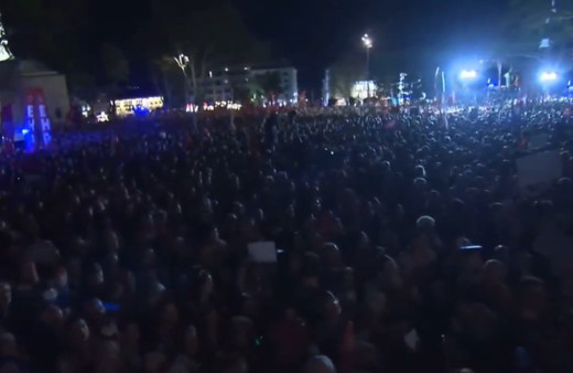 Beyazıt mitinginde meydandaki ışıklar kesilmişti! Valilikten açıklama geldi