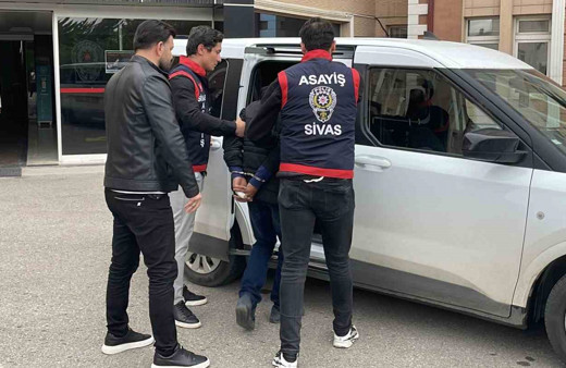 Sivas'da 2 kardeşi öldüren Hüseyin Sönmez cezaevine kondu ifadesinde...