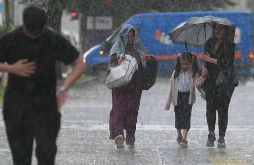 Sıcaklık düşüşte Meteoroloji 23 ile sarı kodlu uyarı yaptı! Saat verildi sağanak geliyor!