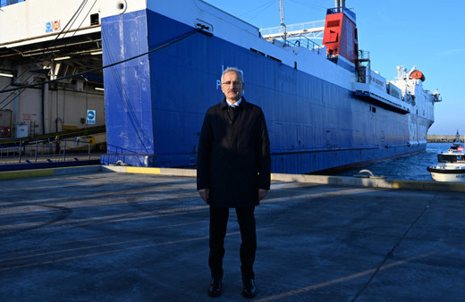 Bakan Uraloğlu duyurdu! Ro-ro hatlarında taşınan araç sayısı geçen yıl 706 bini aştı