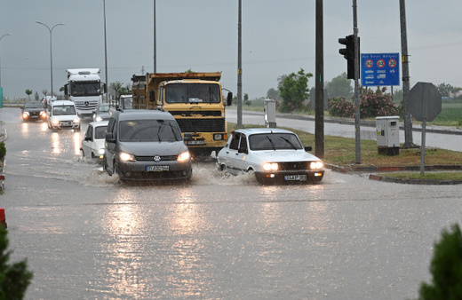 Meteoroloji kuvvetli sağanak beklenen illeri açıkladı, ani sel riskine karşı uyardı