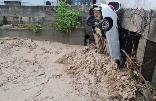 Osmaniye'de sağanak nedeniyle dere taştı