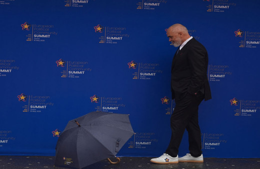 Başbakan Edi Rama'nın ayakkabıları olay oldu! Cumhurbaşkanı Erdoğan'ın da dikkatinden kaçmadı