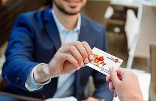 Çalışanlar daha fazla yardım alabilecek! Danıştay, yemek kartı yardımlarının SGK prim muafiyetini tescilledi