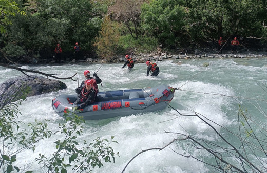 Yüksekova'da Avaşin Dere'sine düşerek kayboldu 9 gündür aranıyor