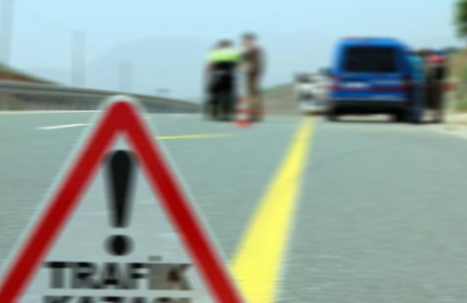 Çöp konteynerine çarpan motosikletin sürücüsü öldü