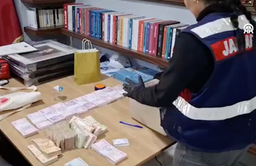 İBB 3. dalga operasyonunda kimler gözaltına alındı? Nakit para bakın nereden çıktı