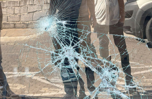 AK Parti İlçe Başkanlığı binasına taşlı saldırı