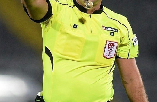 Süper Lig'de 37. hafta maçlarını yönetecek hakemler açıklandı