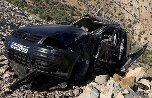 Şırnak'ta hafif ticari araç şarampole devrildi: 3 ölü, 3 ağır yaralı