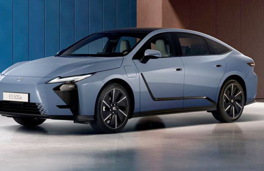 Lexus, ES Sedan modelinin Avrupa prömiyerini gerçekleştirdi