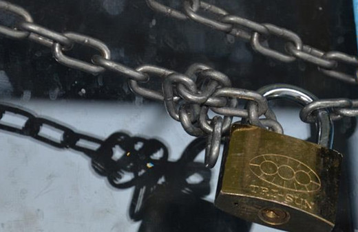 Tuvaletten sızan sular imalat alanına karışmış! İşletme mühürlendi