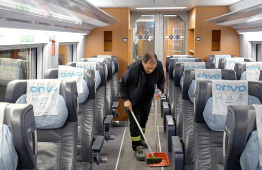 Proje kapsamında 31 yüksek hızlı tren temizlendi