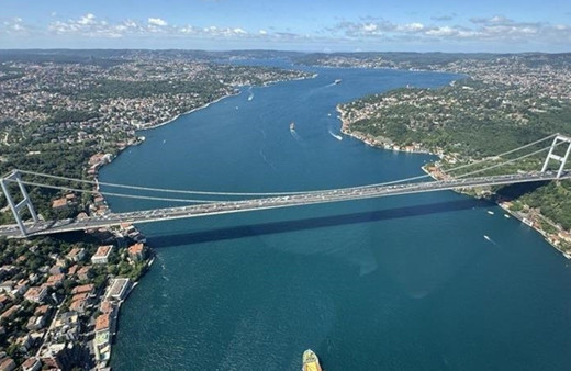 İstanbul Boğazı'nda gemi trafiği çift yönlü kapatıldı