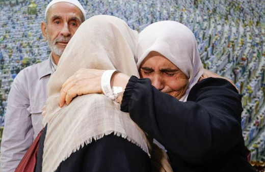 25 yıldır konuşmayan iki komşu kutsal topraklarda barıştı