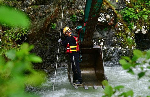 Trabzon'da 5 gün önce dereye düşen çocuktan acı haber