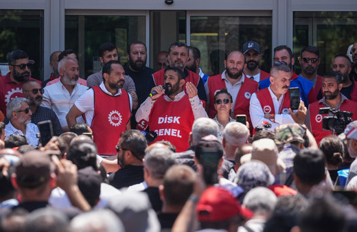 İzmir'deki grevde kılıçlar çekildi Cemil Tugay'ın maaş oylaması hamlesine flaş yanıt