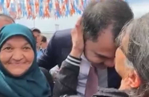 Bakan Kurum'a Konya'da sıcak karşılama: Seni alnından öpeceğim