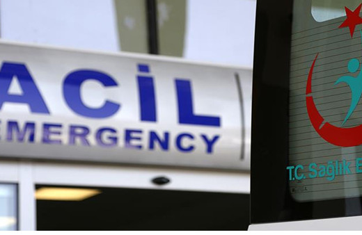 Yemek yiyen öğrenciler fenalaştı! Okulda panik anları