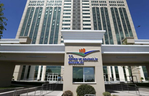 Bakanlıktan Özgür Özel’in 'akaryakıt istasyonları' iddialarına yalanlama