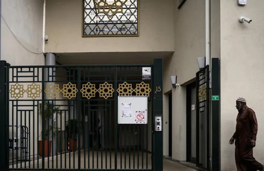 Camide Kur'an-ı Kerim yaktı! Zanlı hakkında ‘garip’ çıkarım!