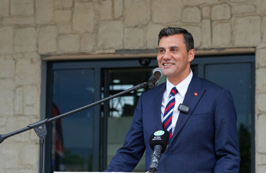 Elektrik akımına kapıldı! Manisa Büyükşehir Belediye Başkanı Ferdi Zeyrek hastaneye kaldırıldı