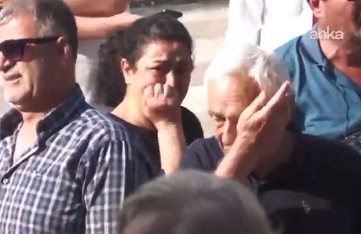 Ferdi Zeyrek'in vefat ettiğini duyan Manisalılar gözyaşlarını tutamadı