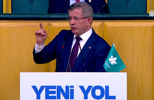 Ahmet Davutoğlu'ndan Mısır'a Gazze başvurusu: Çıplak ayaklarımla yürümeye hazırım