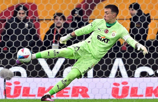 Fernando Muslera İstanbul'dan ayrıldı! Galatasaray kariyeri son bulmuştu